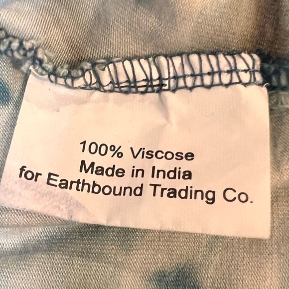 Earthbound Trading Company Blue Swirled Poncho Style Blouse. Size Large. - Picture 5 of 9